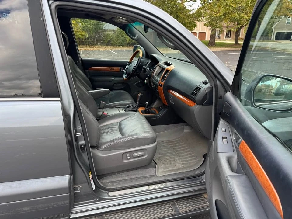 2004 Lexus GX 1st Gen - Image 13 of 19