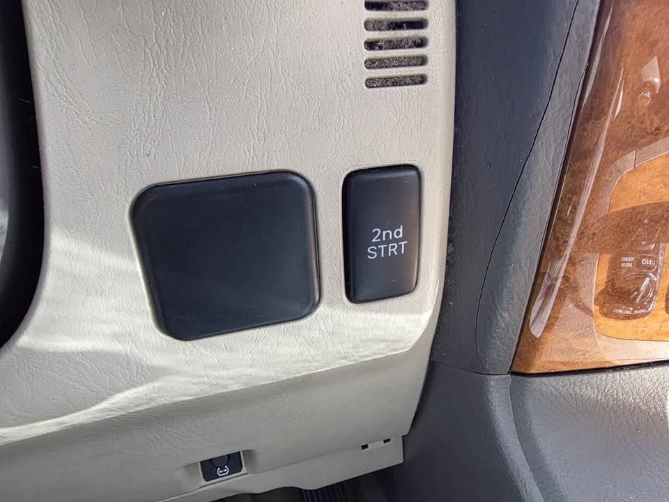 2004 Lexus GX 1st Gen - Image 10 of 20