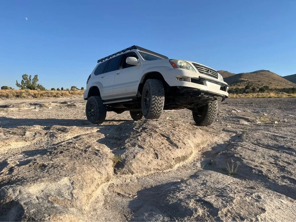 2004 Lexus GX 1st Gen - Image 3 of 7
