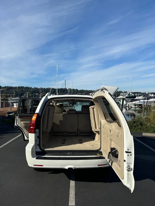 2004 Lexus GX 1st Gen - Image 5 of 12