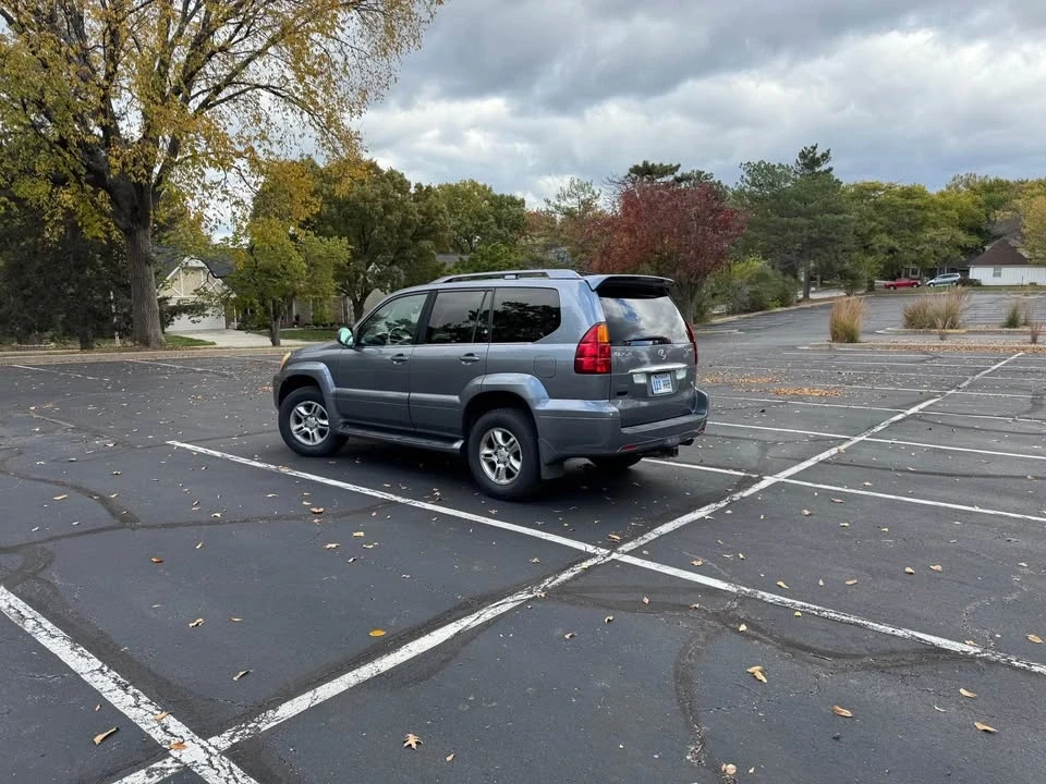 2004 Lexus GX 1st Gen - Image 5 of 19