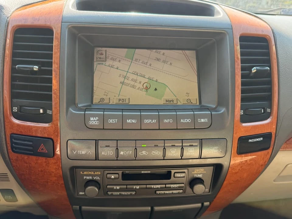 2004 Lexus GX 1st Gen - Image 18 of 20