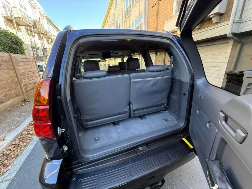 2004 Lexus GX 1st Gen - Image 9 of 20