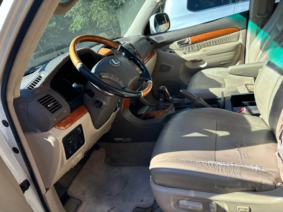 2004 Lexus GX 1st Gen - Image 3 of 7