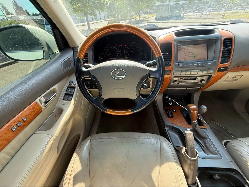 2004 Lexus GX 1st Gen - Image 11 of 20