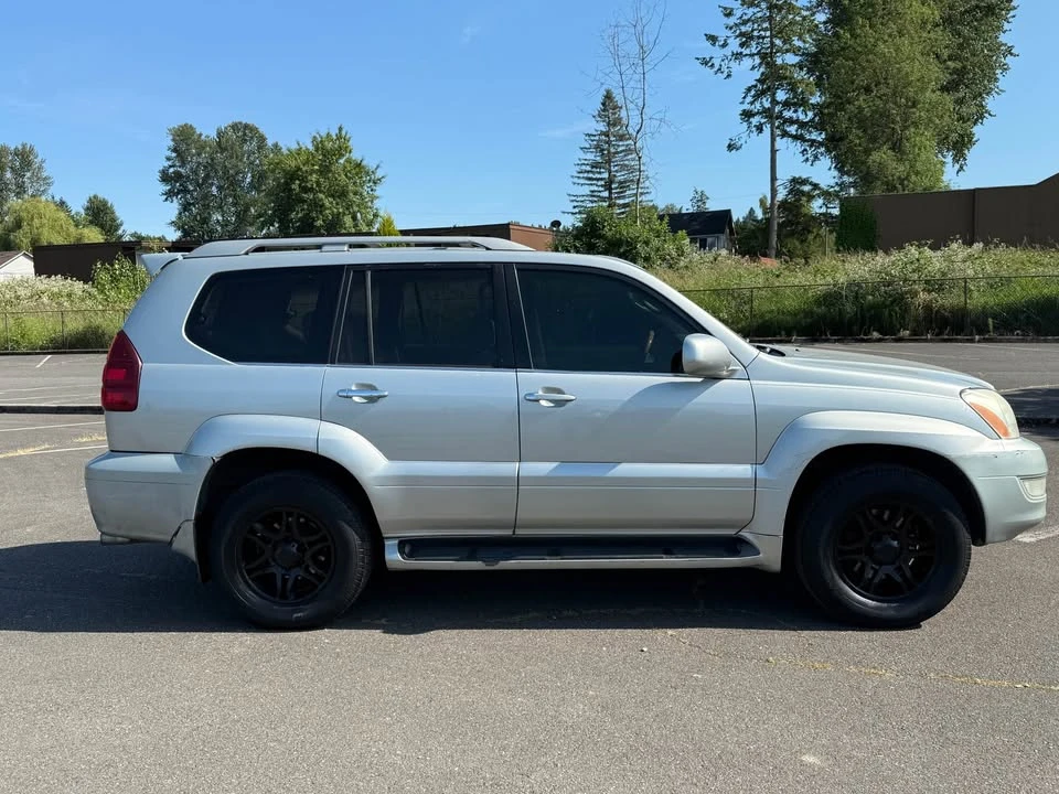 2004 Lexus GX 1st Gen - Image 20 of 20