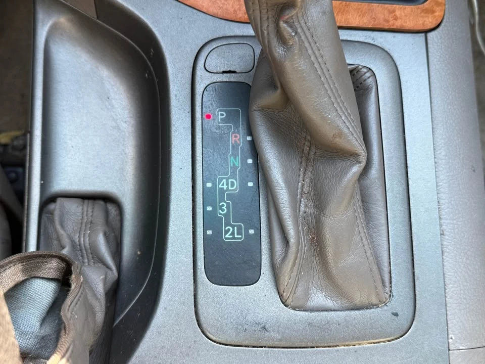 2004 Lexus GX 1st Gen - Image 19 of 20