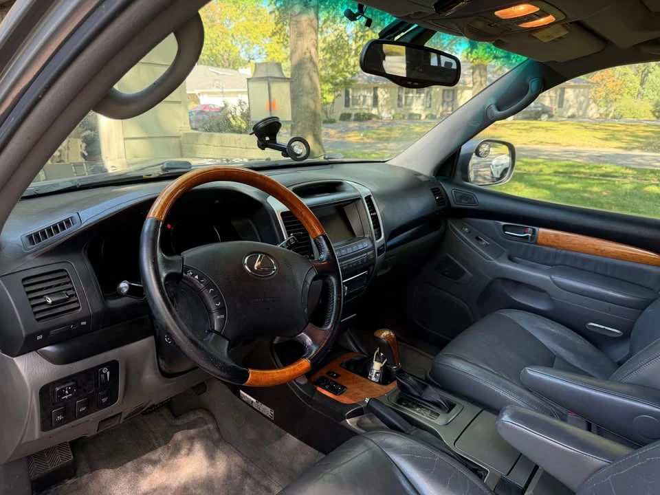 2004 Lexus GX 1st Gen - Image 3 of 7
