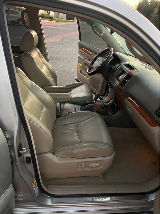 2004 Lexus GX 1st Gen - Image 8 of 9