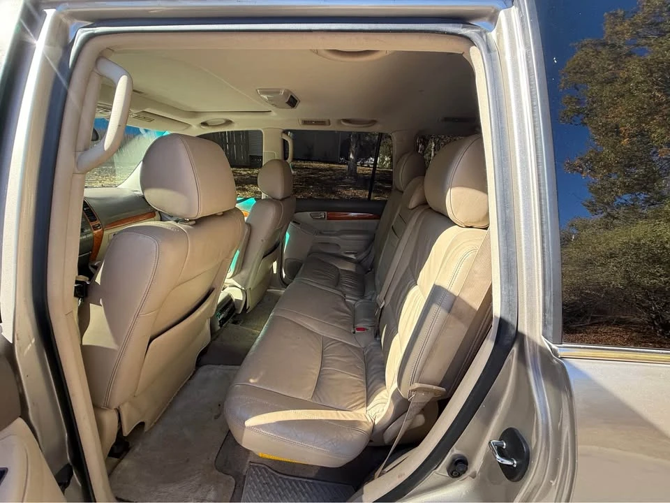 2004 Lexus GX 1st Gen - Image 10 of 11