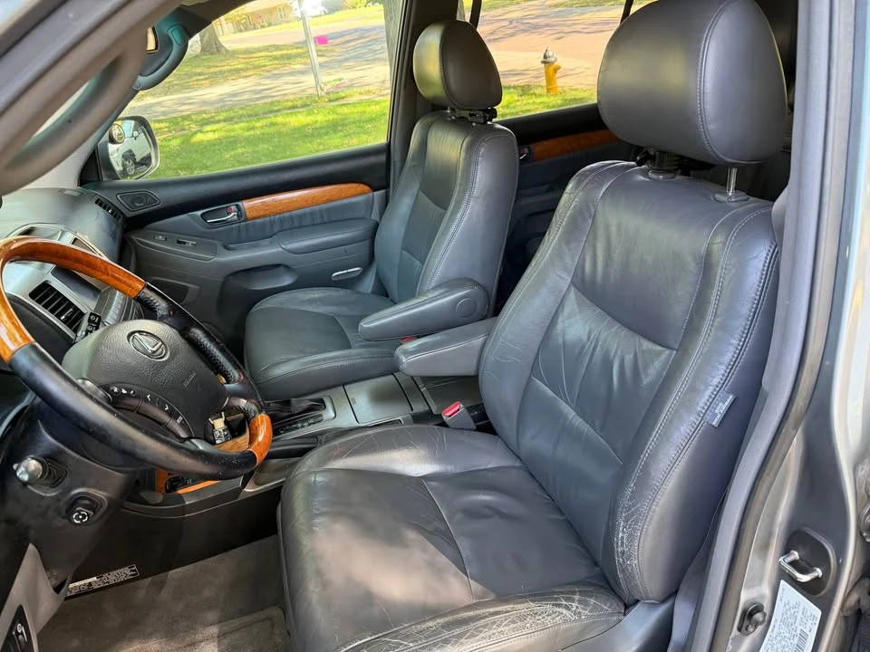2004 Lexus GX 1st Gen - Image 4 of 7