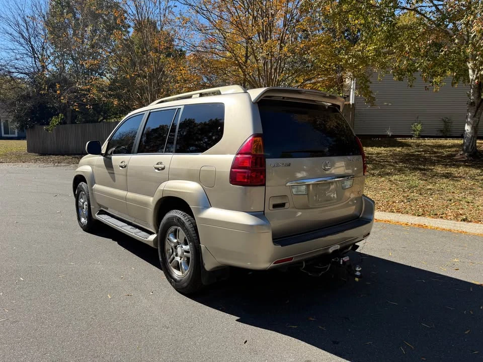 2004 Lexus GX 1st Gen - Image 4 of 11