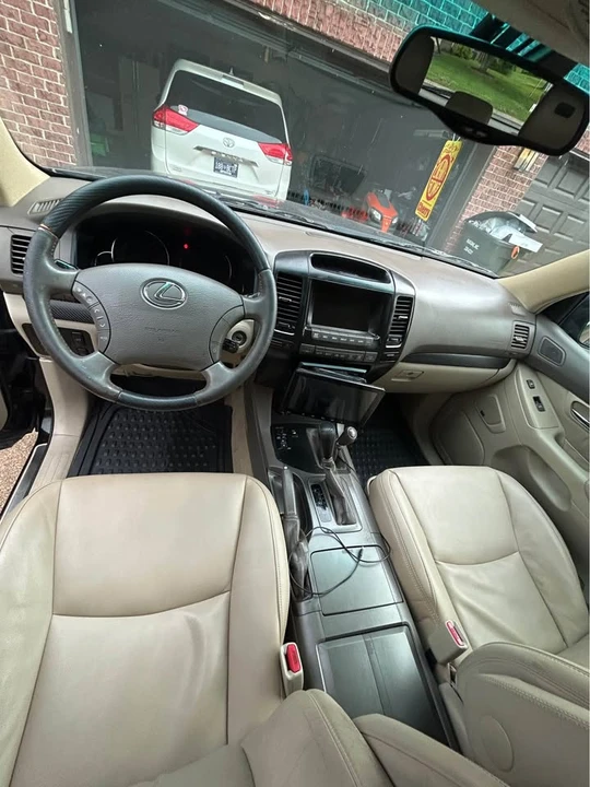2004 Lexus GX 1st Gen - Image 5 of 14