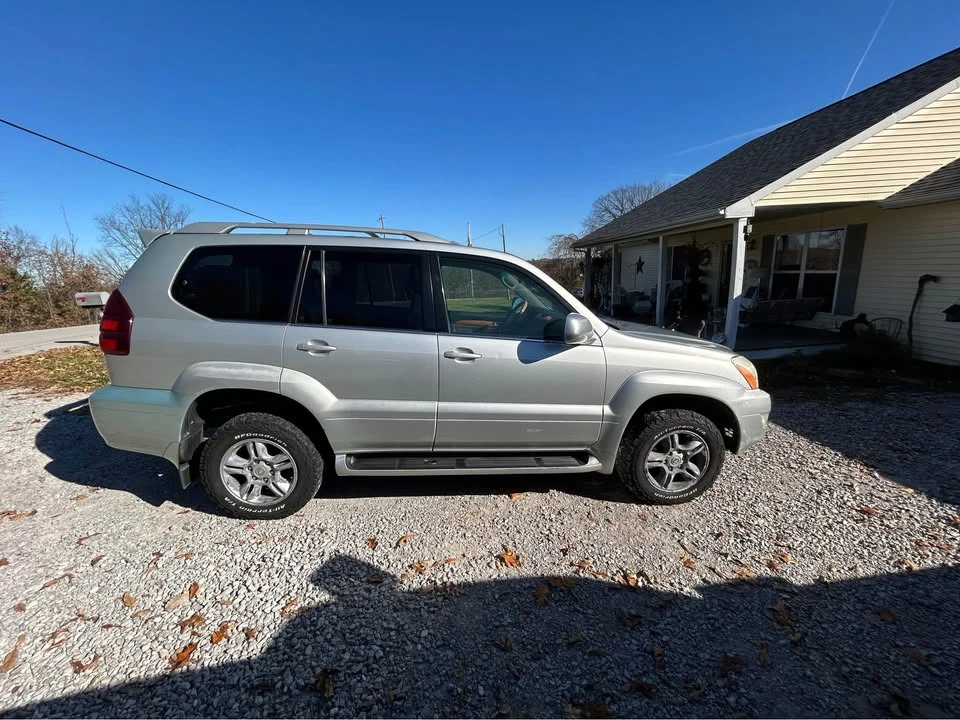 2004 Lexus GX 1st Gen - Image 2 of 16