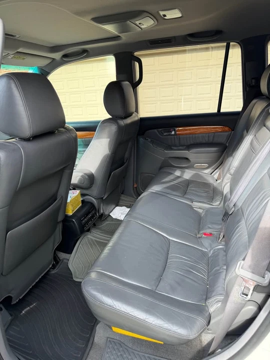 2004 Lexus GX 1st Gen - Image 6 of 7