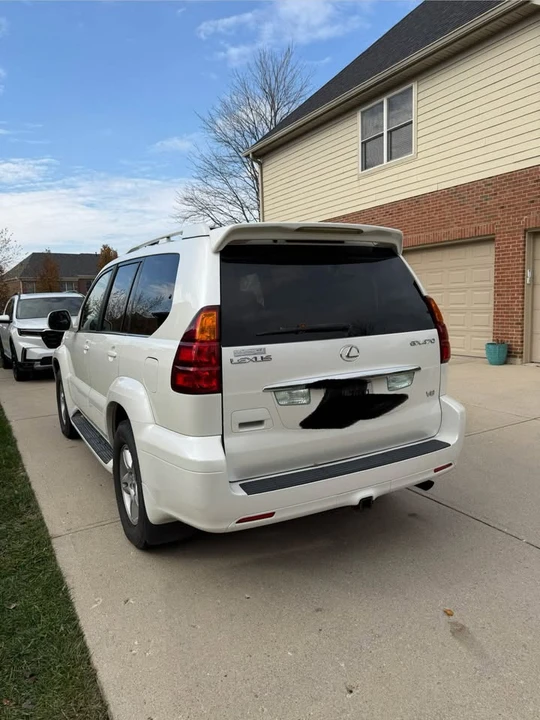 2004 Lexus GX 1st Gen - Image 2 of 7