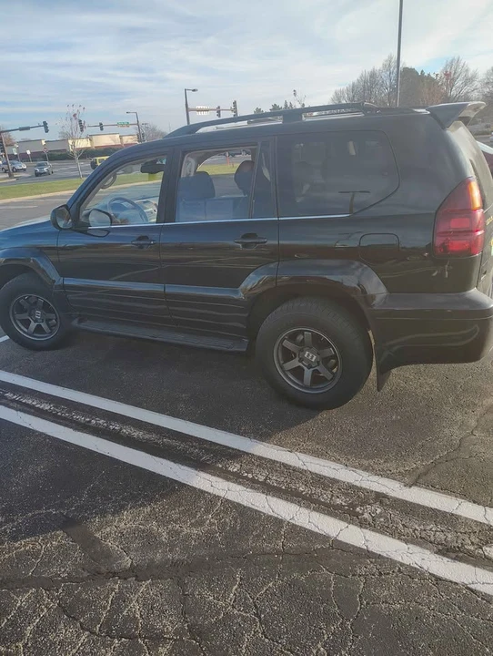 2004 Lexus GX 1st Gen - Image 2 of 14