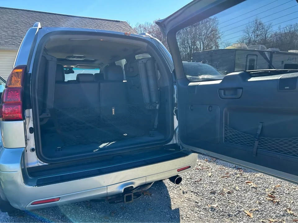 2004 Lexus GX 1st Gen - Image 14 of 16