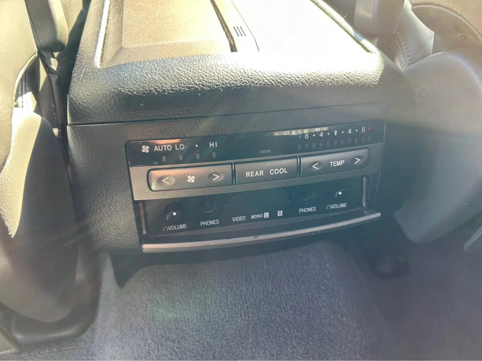 2004 Lexus GX 1st Gen - Image 11 of 16
