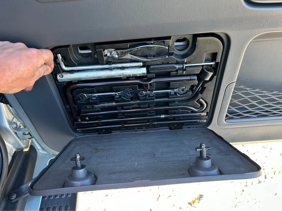 2004 Lexus GX 1st Gen - Image 13 of 16