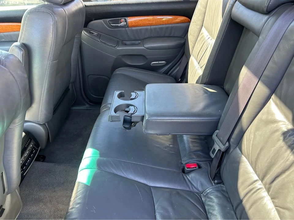 2004 Lexus GX 1st Gen - Image 9 of 16