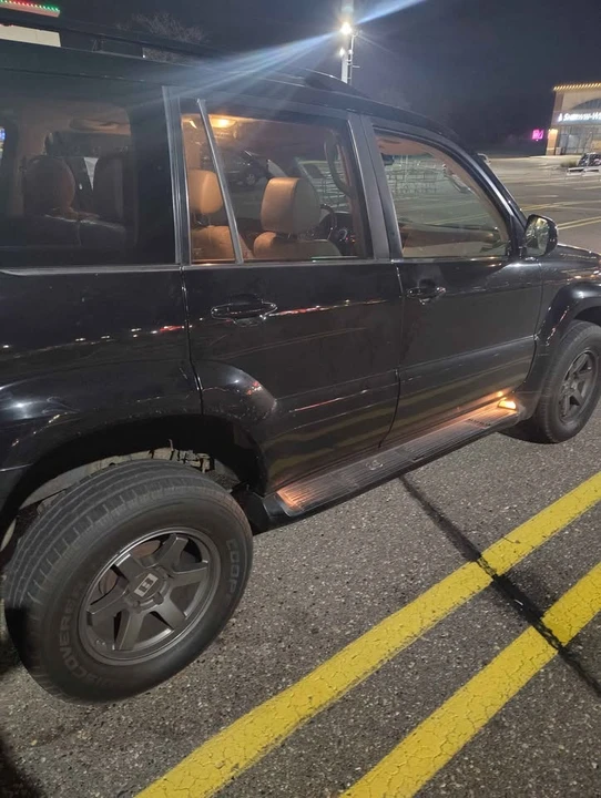 2004 Lexus GX 1st Gen - Image 6 of 14