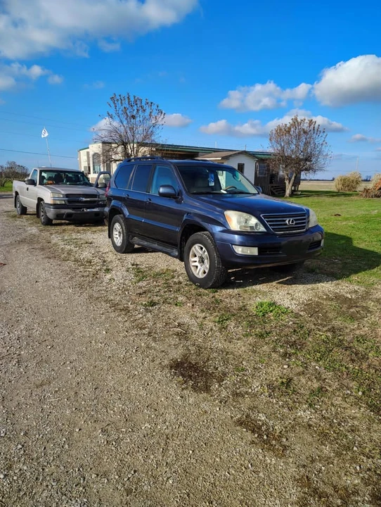 2004 Lexus GX 1st Gen - Image 2 of 10