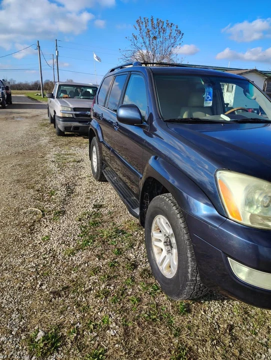 2004 Lexus GX 1st Gen - Image 5 of 10