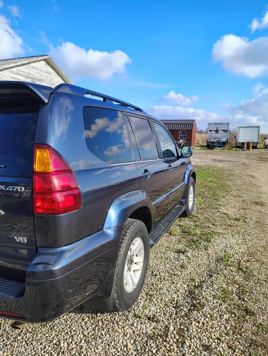 2004 Lexus GX 1st Gen - Image 4 of 10
