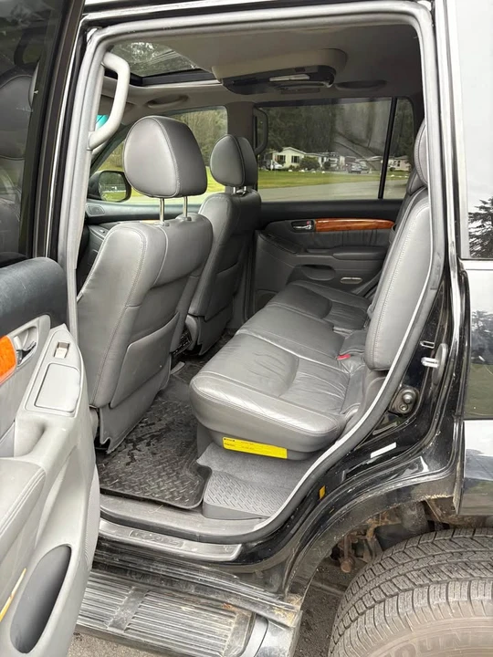 2004 Lexus GX 1st Gen - Image 7 of 12