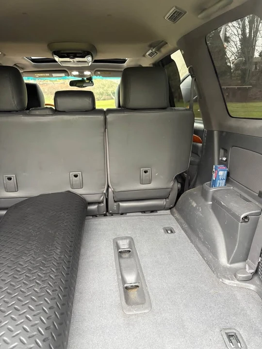 2004 Lexus GX 1st Gen - Image 9 of 12