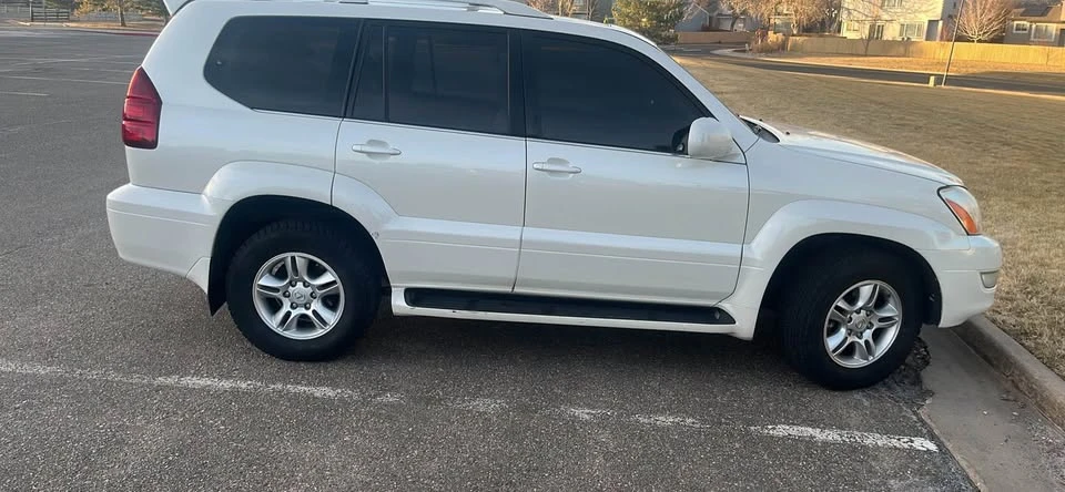 2004 Lexus GX 1st Gen - Image 2 of 16