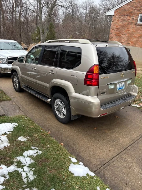 2004 Lexus GX 1st Gen - Image 4 of 18