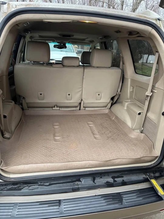 2004 Lexus GX 1st Gen - Image 13 of 18
