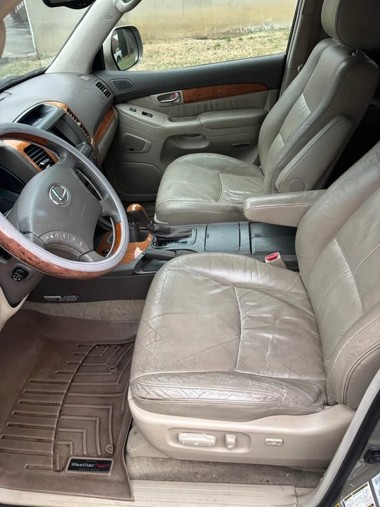 2004 Lexus GX 1st Gen - Image 16 of 18
