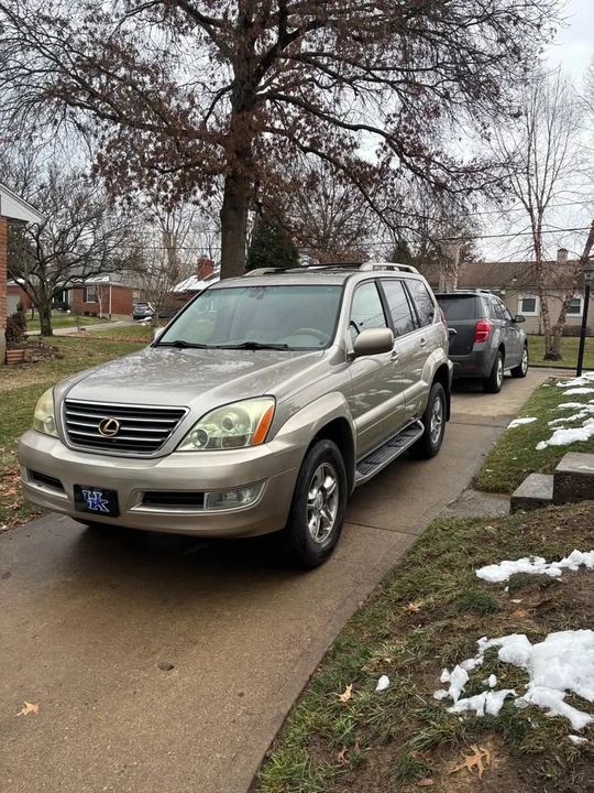 2004 Lexus GX 1st Gen - Image 2 of 18