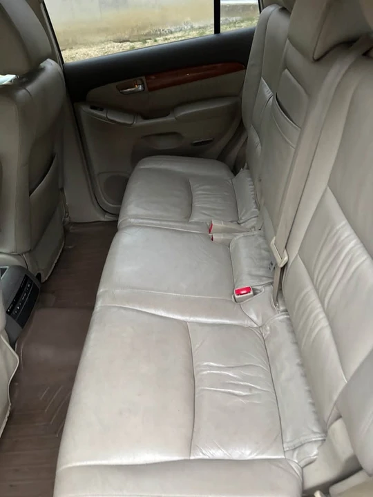 2004 Lexus GX 1st Gen - Image 15 of 18