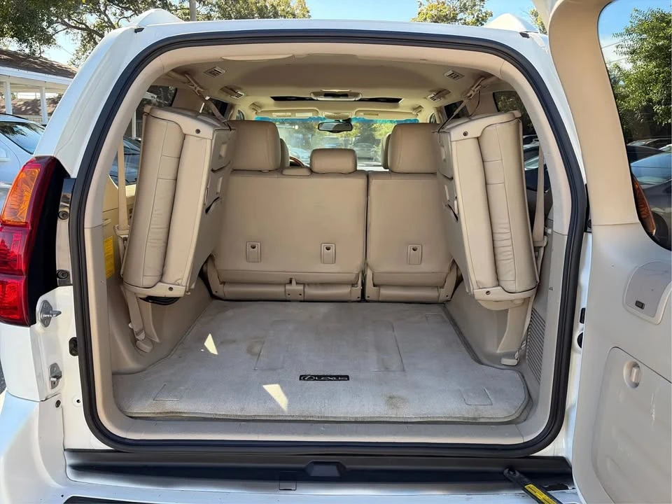 2004 Lexus GX 1st Gen - Image 17 of 20