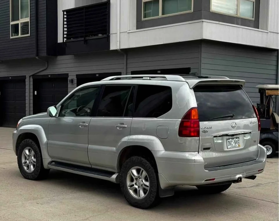 2004 Lexus GX 1st Gen - Image 3 of 7