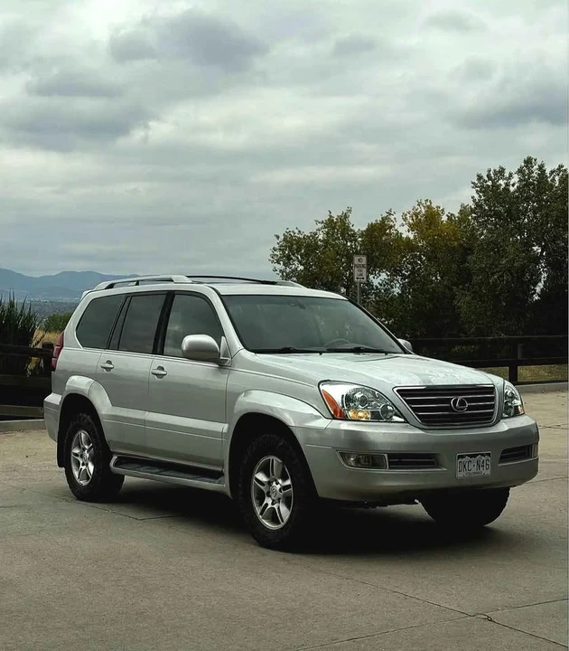 2004 Lexus GX 1st Gen - Image 2 of 7
