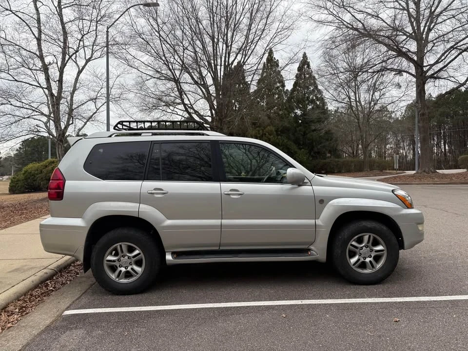 2004 Lexus GX 1st Gen - Image 2 of 12