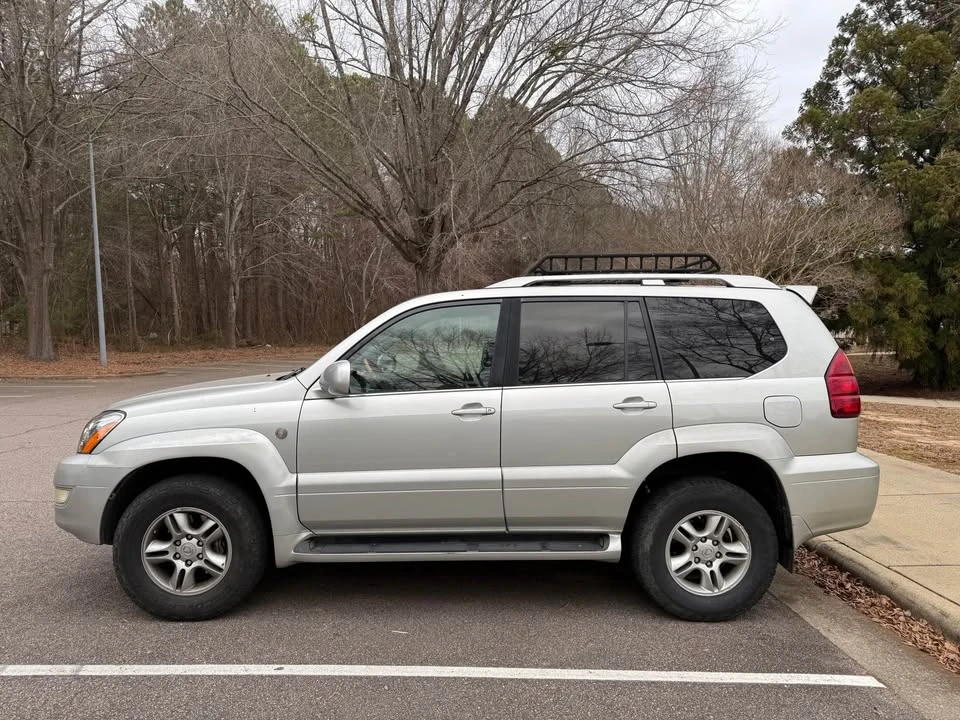 2004 Lexus GX 1st Gen - Image 4 of 12