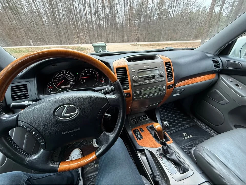 2004 Lexus GX 1st Gen - Image 12 of 12