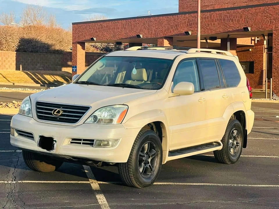 2004 Lexus GX 1st Gen - Image 3 of 12