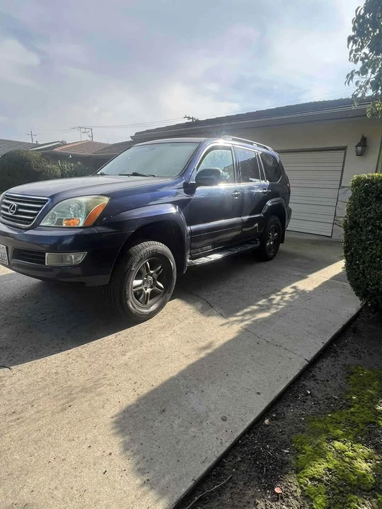 2004 Lexus GX 1st Gen - Image 3 of 7