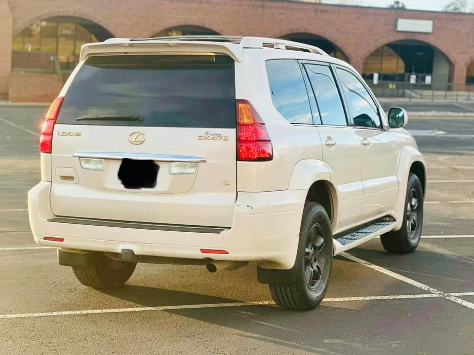 2004 Lexus GX 1st Gen - Image 4 of 12
