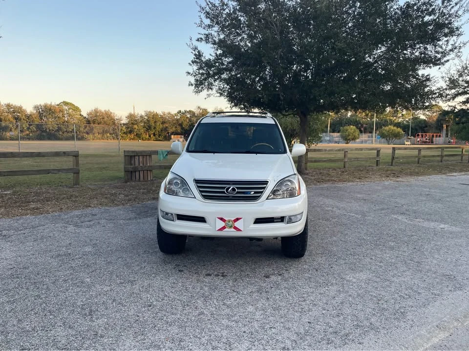 2004 Lexus GX 1st Gen - Image 5 of 15