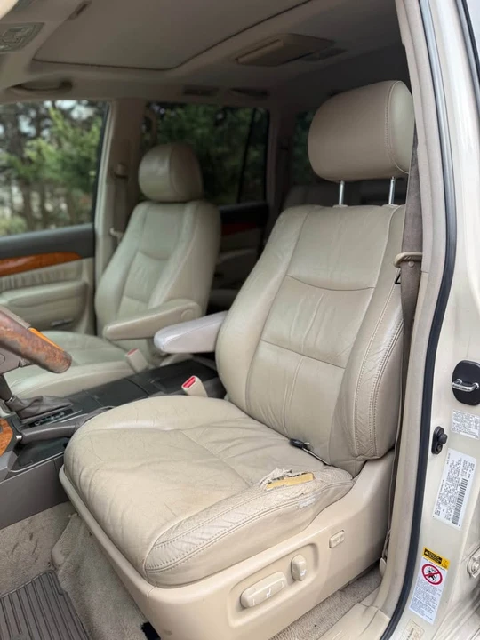 2004 Lexus GX 1st Gen - Image 9 of 16