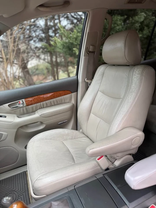 2004 Lexus GX 1st Gen - Image 11 of 16
