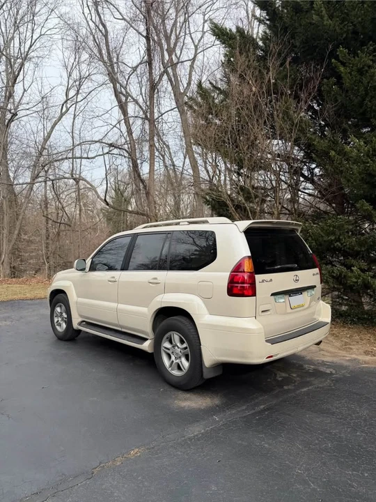 2004 Lexus GX 1st Gen - Image 3 of 16